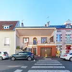 Holiday home Maison Louis - Maison 3 Sur 2 Niveaux, Coeur De