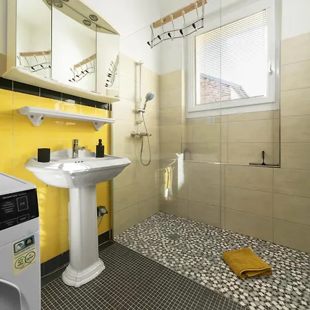 Maison Louis - Maison 3 Sur 2 Niveaux, Coeur De Holiday home Vichy