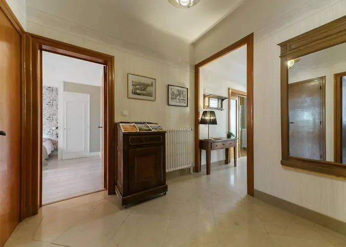 Holiday home Maison Louis - Maison 3 Sur 2 Niveaux, Coeur De *