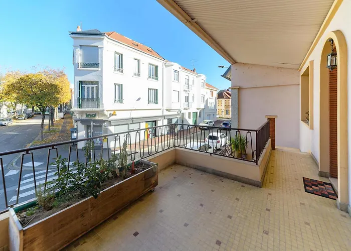 Holiday home Maison Louis - Maison 3 Sur 2 Niveaux, Coeur De *